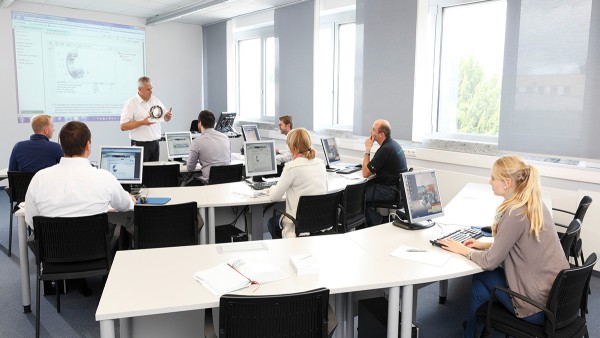 The modular range of courses on offer at our Schaeffler Technology Center – Training is based on the principle of holistic expertise.
